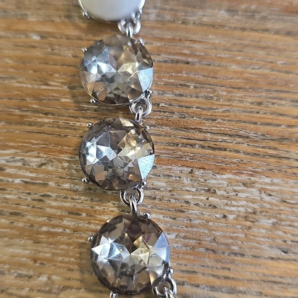 Elegant Silver and Cream Necklace